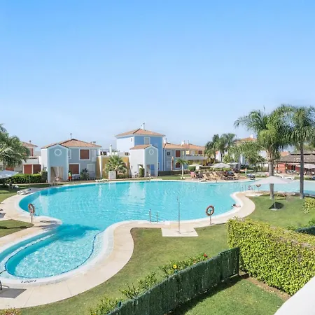 El Paraiso - With Sunny Terrace & Shared Pool