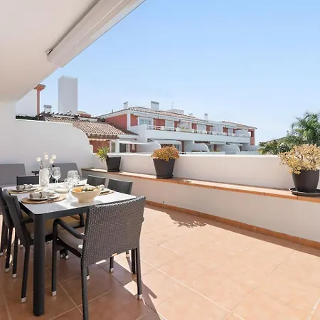 El Paraiso - With Sunny Terrace & Shared Pool * Estepona